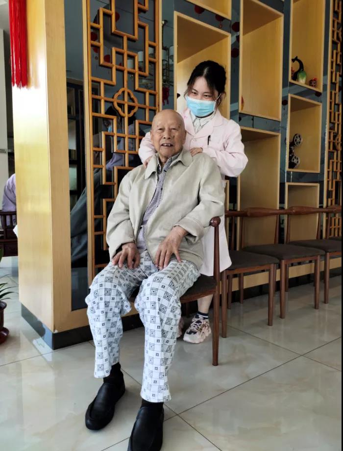 尊龙集团官网养老